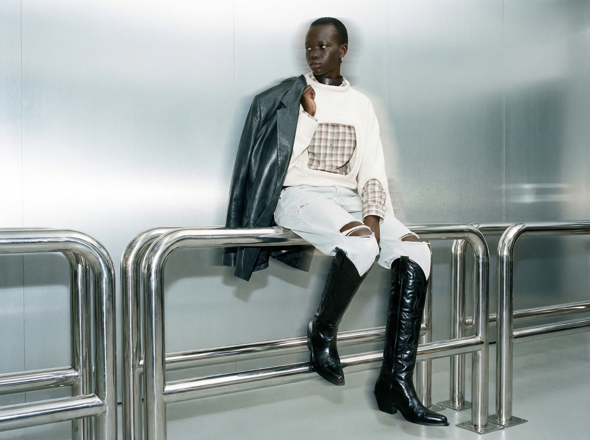 Mira Studio Lab — non-contractual visual, not affiliated with any brand shown.